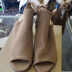 Francesca's platform